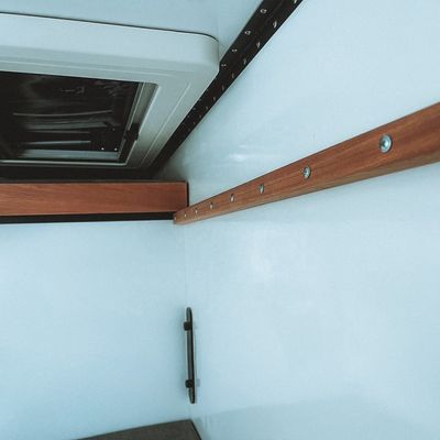 Design de tenda dobrável para caminhão de campismo para fácil operação e sono